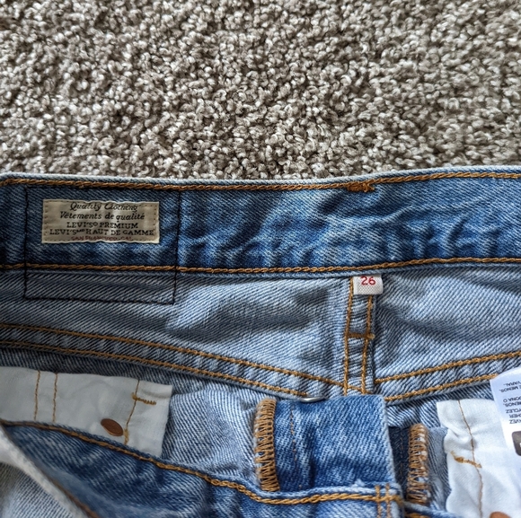 Levi's Distressed Jean Skirt - Picture 5 of 6